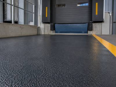 Heavily textured dock apron in front of the leveller
